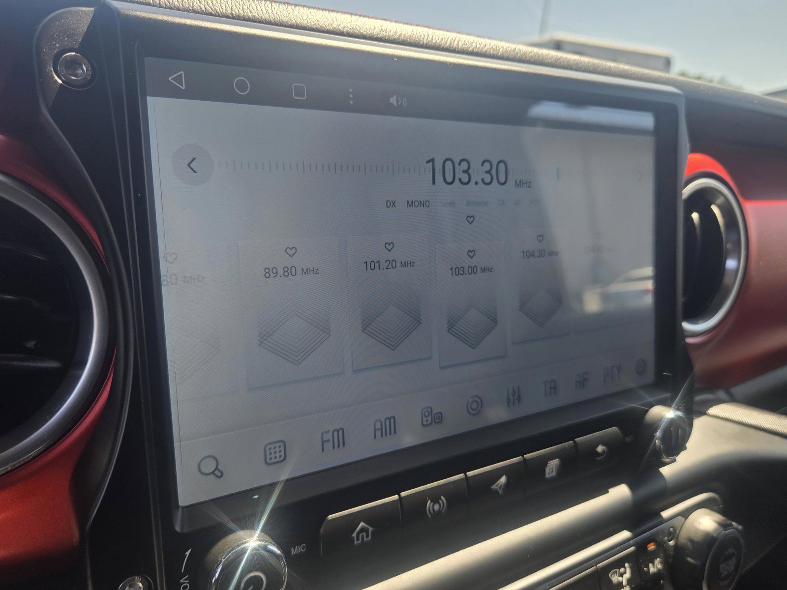 Used 2018 Jeep Wrangler Unlimited Rubicon w/ Dual Top Group AWD/4WD image 19