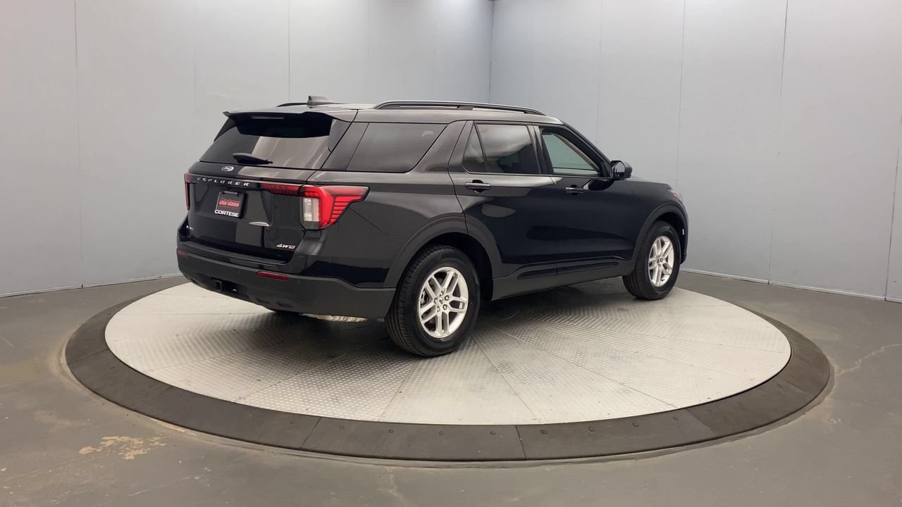 New 2026 Ford Explorer Active AWD/4WD image 5