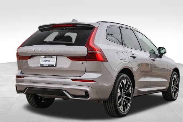 Used 2026 Volvo XC60 B5 Plus w/ Climate Package PRO AWD/4WD image 6