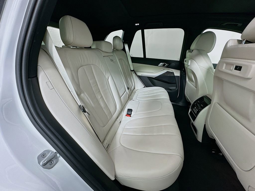 Used 2020 BMW X5 xDrive40i w/ Premium Package image 28