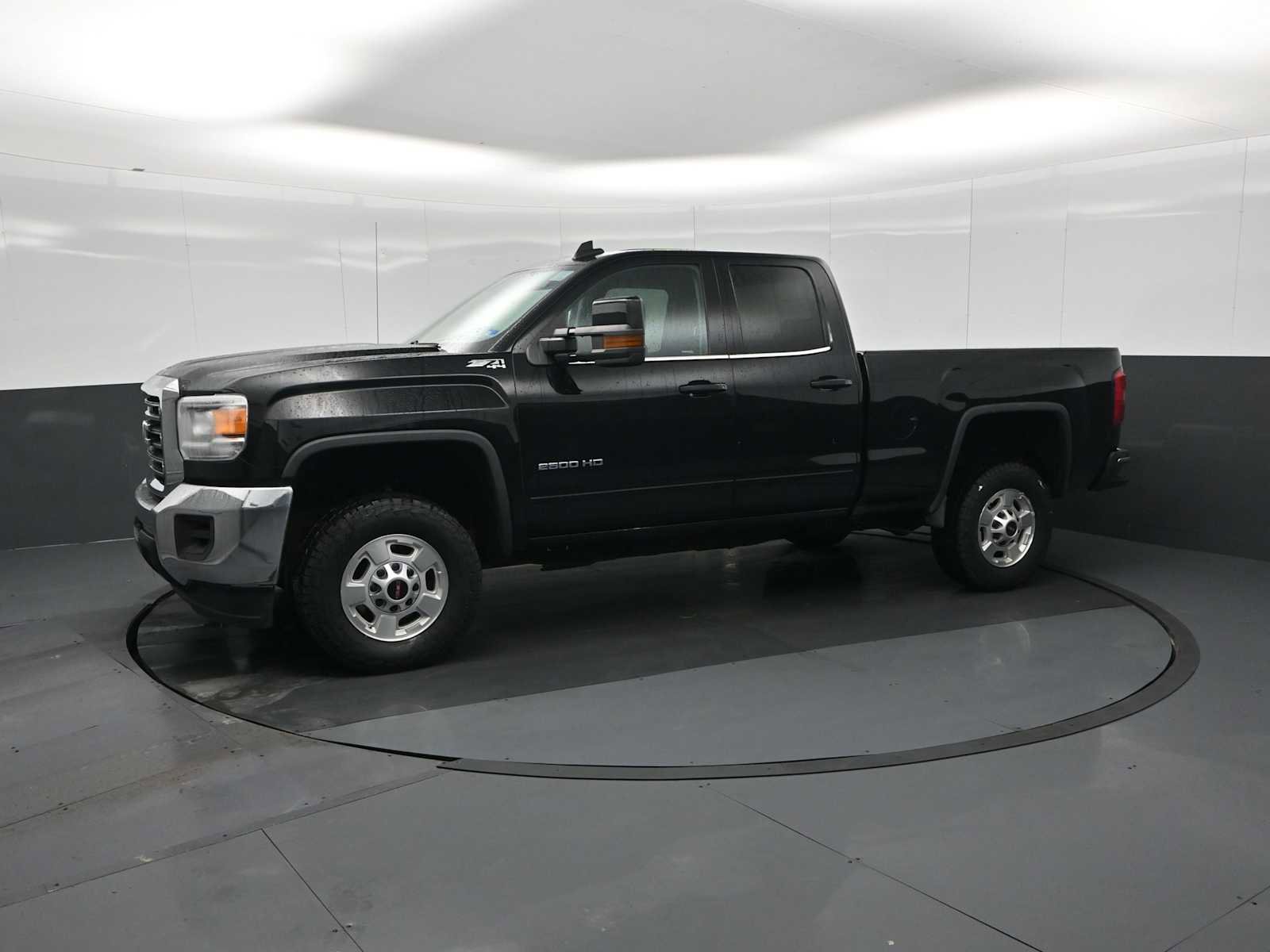 Used 2019 GMC Sierra 2500 SLE w/ Snow Plow Prep Package image 4