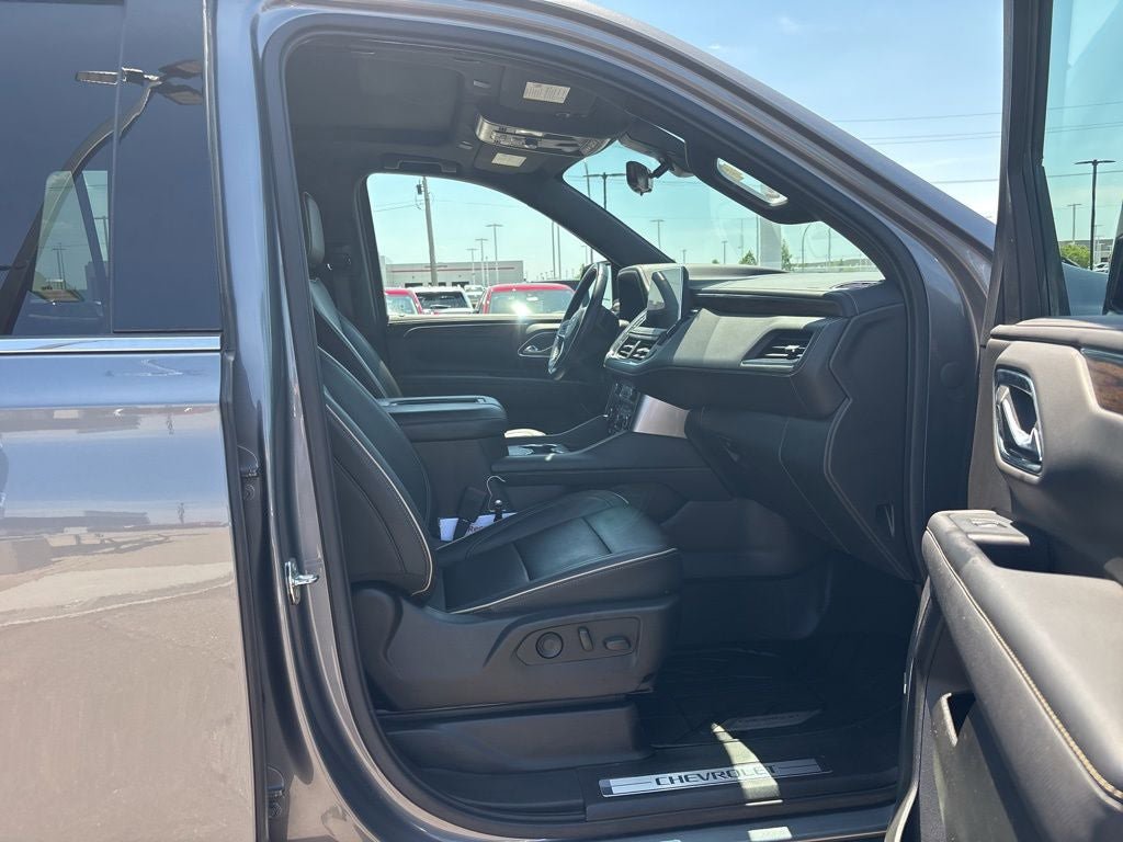 Used 2021 Chevrolet Tahoe Premier AWD/4WD image 37