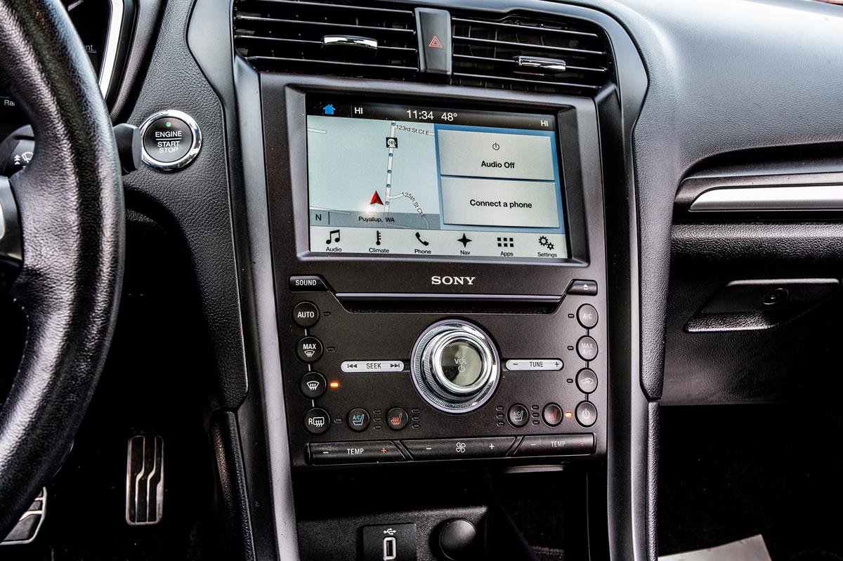 Used 2018 Ford Fusion Energi Titanium image 29