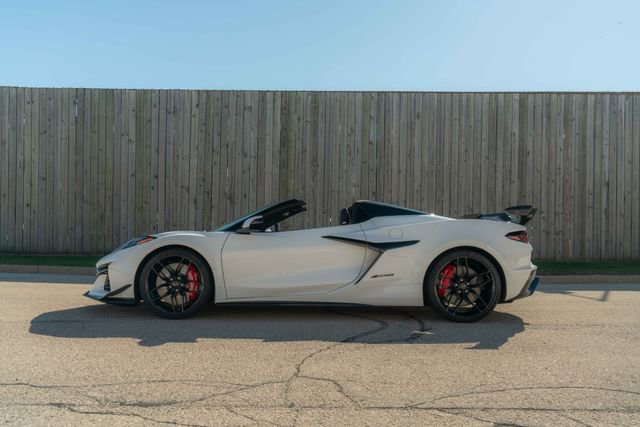 Used 2025 Chevrolet Corvette Z06 w/ Z07 Performance Package RWD image 33