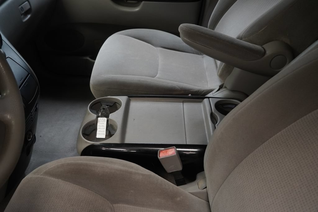 Used 2004 Toyota Sienna FWD image 7