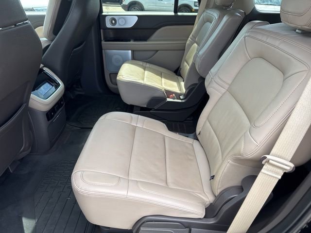 Used 2023 Lincoln Navigator Reserve image 16