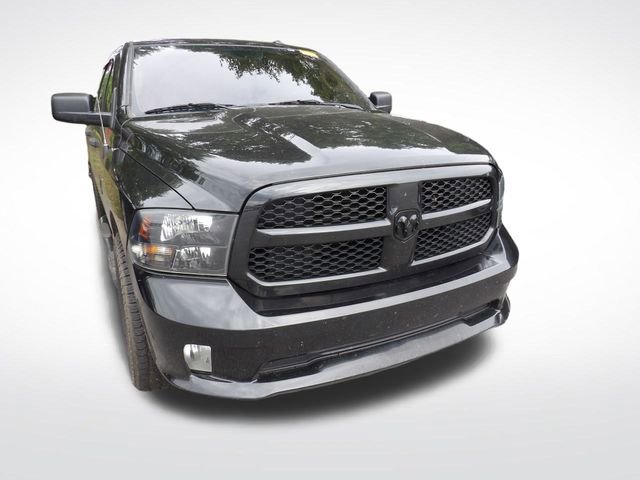 Used 2018 RAM 1500 Express w/ Black Ram 1500 Express Group RWD image 3