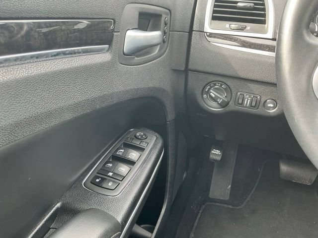 Used 2022 Chrysler 300 Touring L w/ Popular Equipment Group AWD/4WD image 24