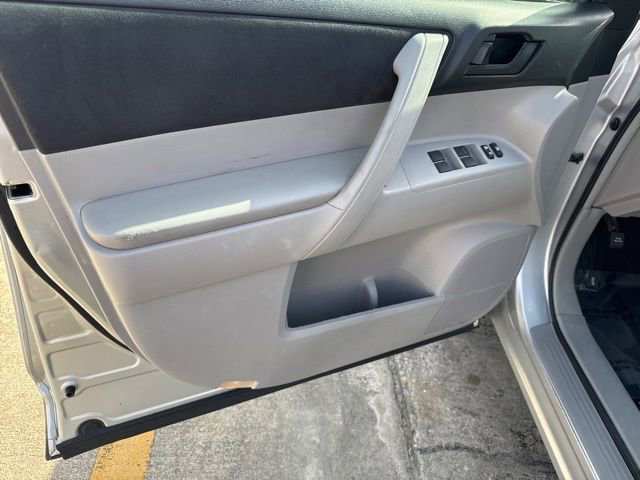 Used 2011 Toyota Highlander 2WD image 26