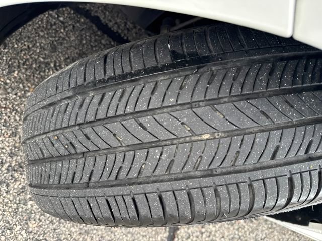 Certified 2025 Volkswagen Jetta SE w/ Sunroof Package image 37