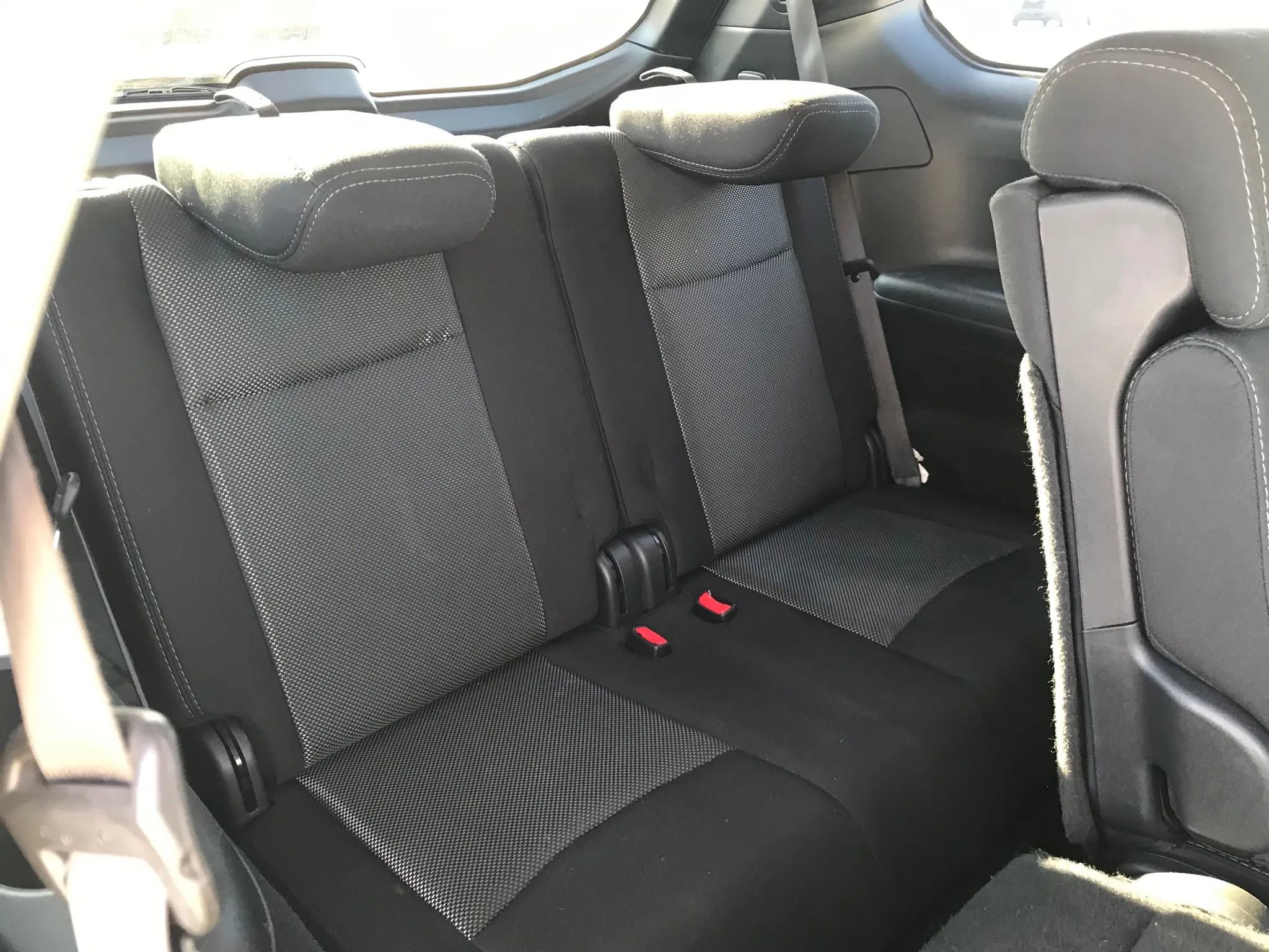 Used 2020 Nissan Pathfinder S image 3