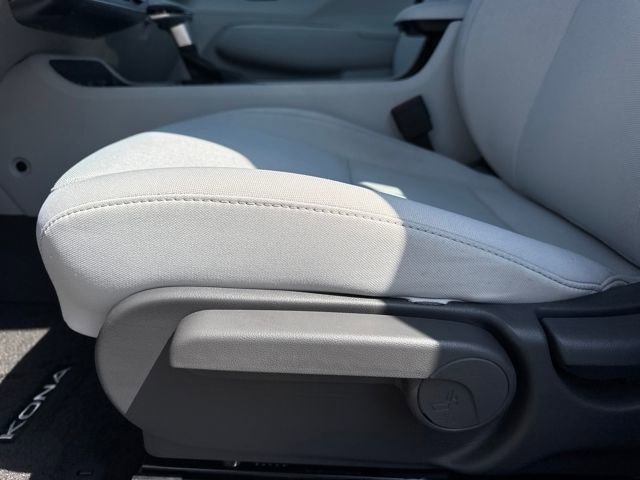 New 2026 Hyundai Kona SE image 12