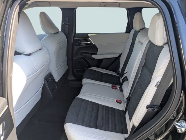 New 2026 Mitsubishi Outlander SE FWD image 13