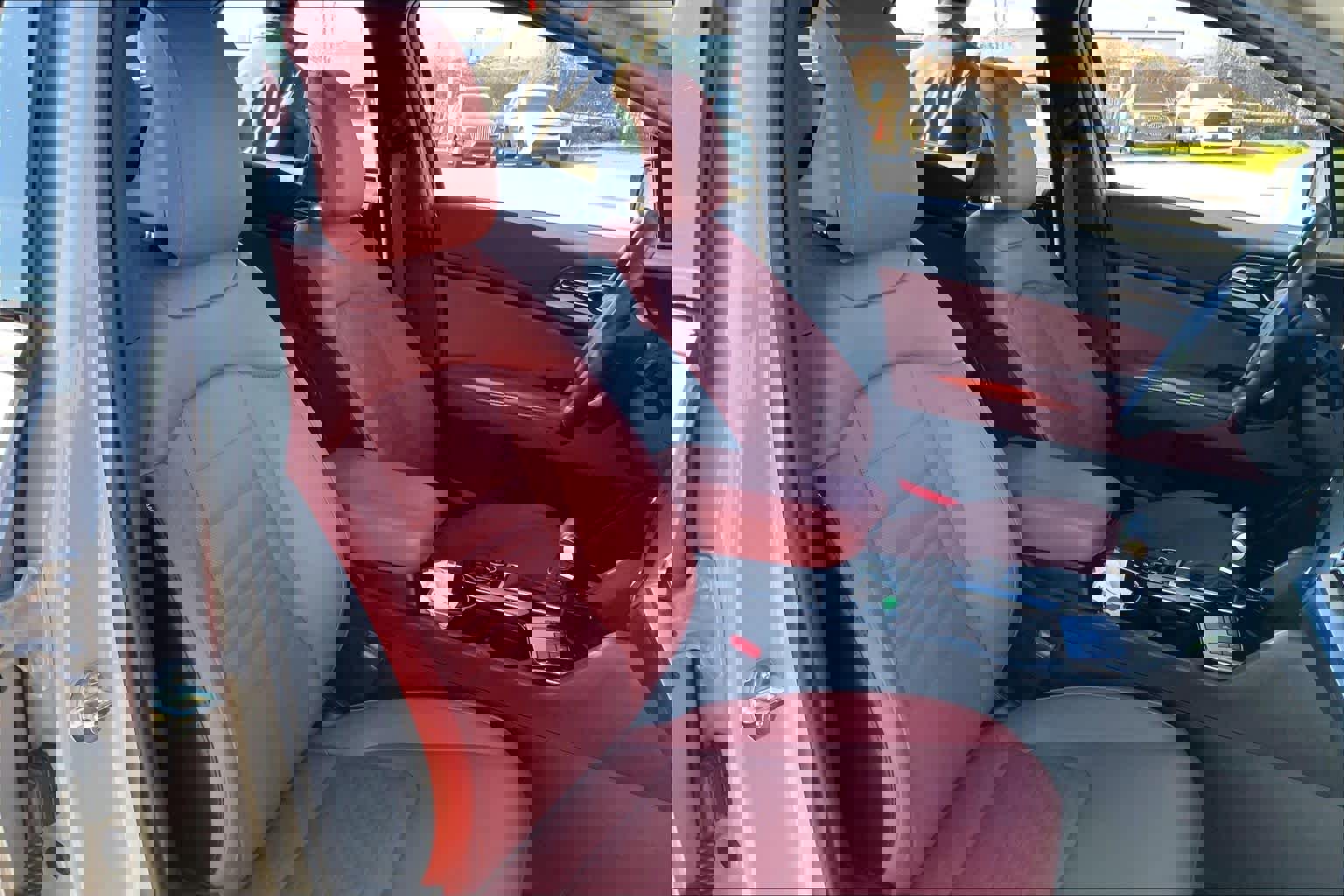 Used 2024 Kia Sportage SX image 8