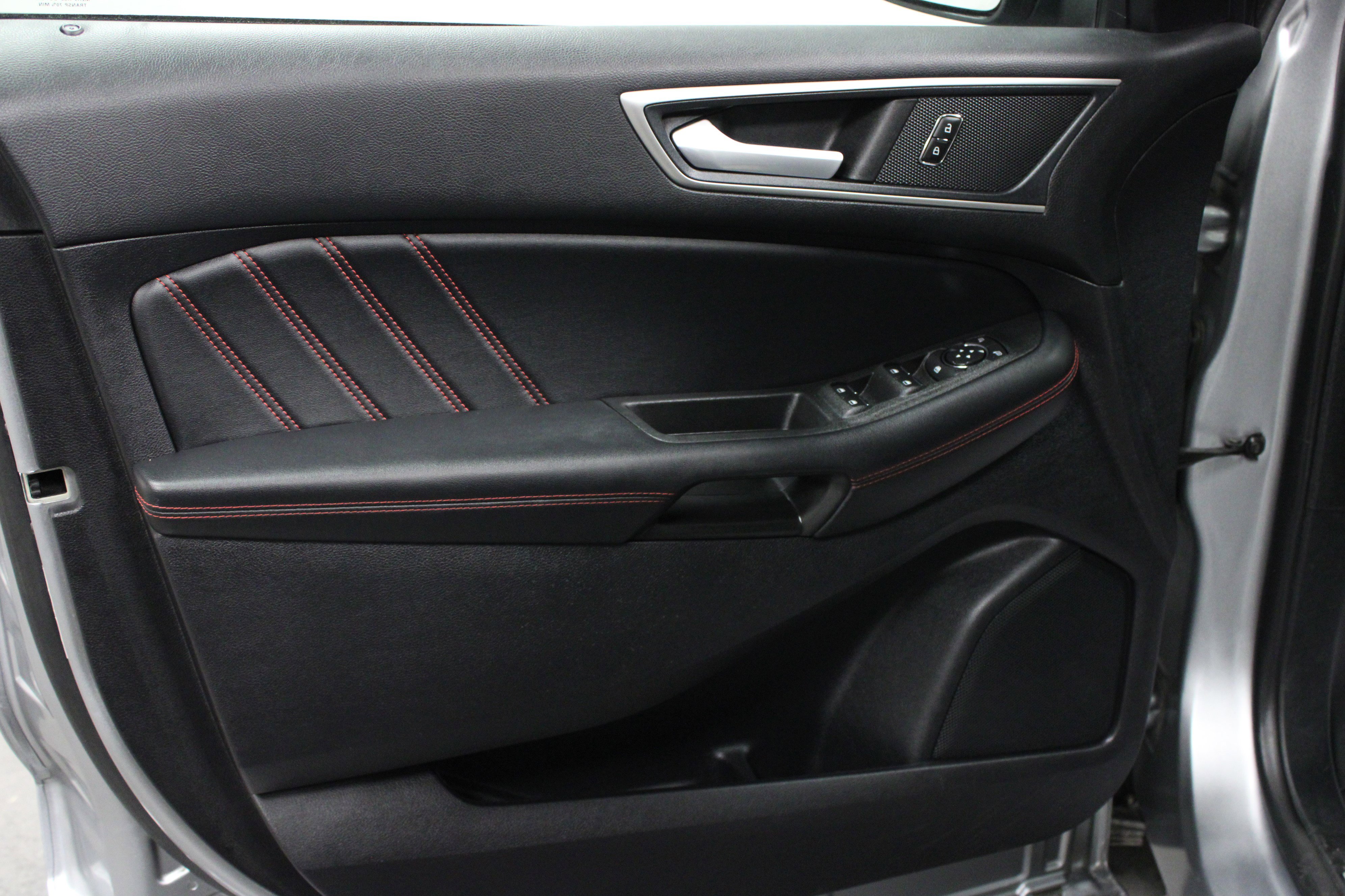 Used 2021 Ford Edge ST-Line w/ Class II Trailer Tow Package image 11