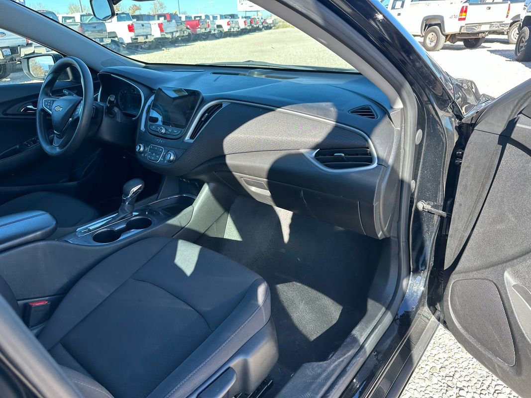 Used 2024 Chevrolet Malibu LT image 14