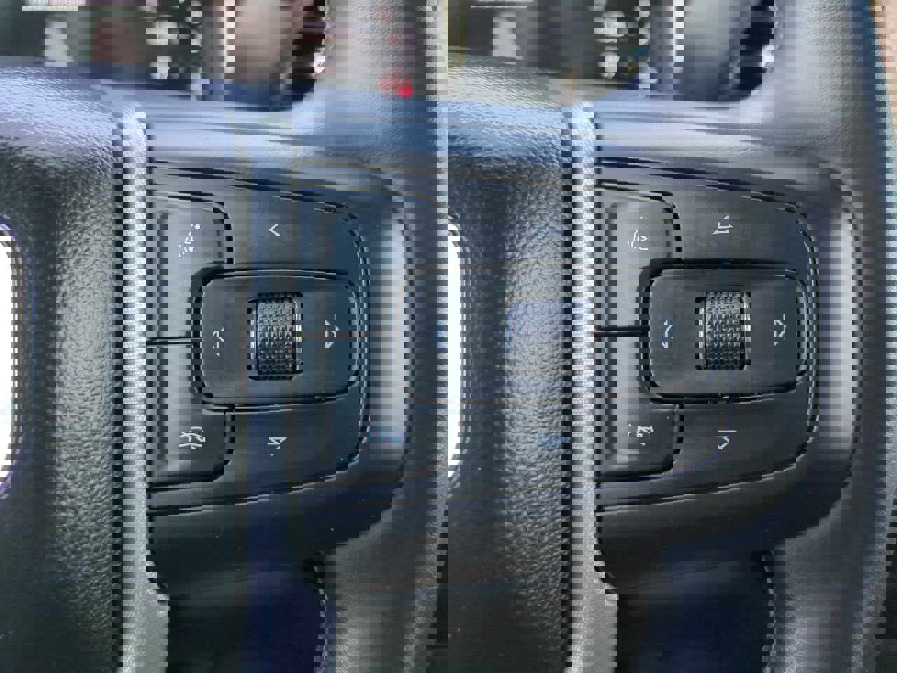 Used 2023 GMC Sierra 1500 Elevation image 24