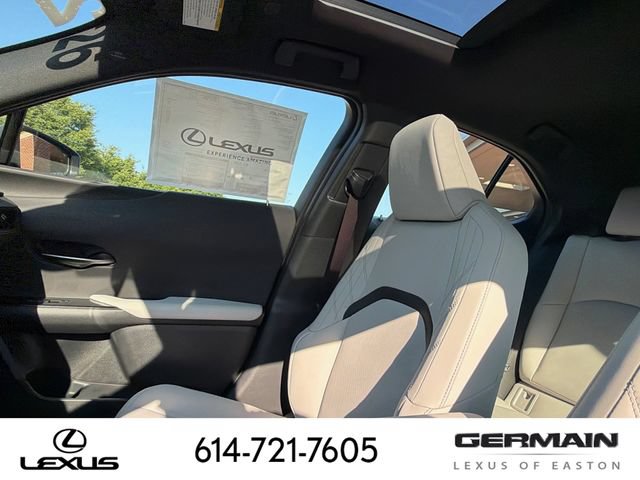 New 2026 Lexus UX 300h AWD image 18