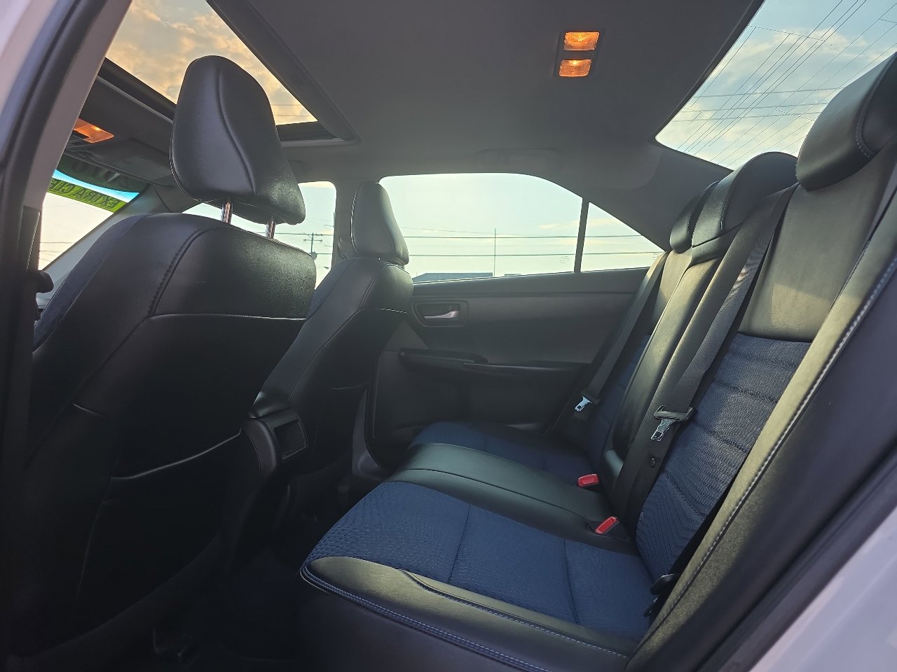 Used 2016 Toyota Camry SE image 24