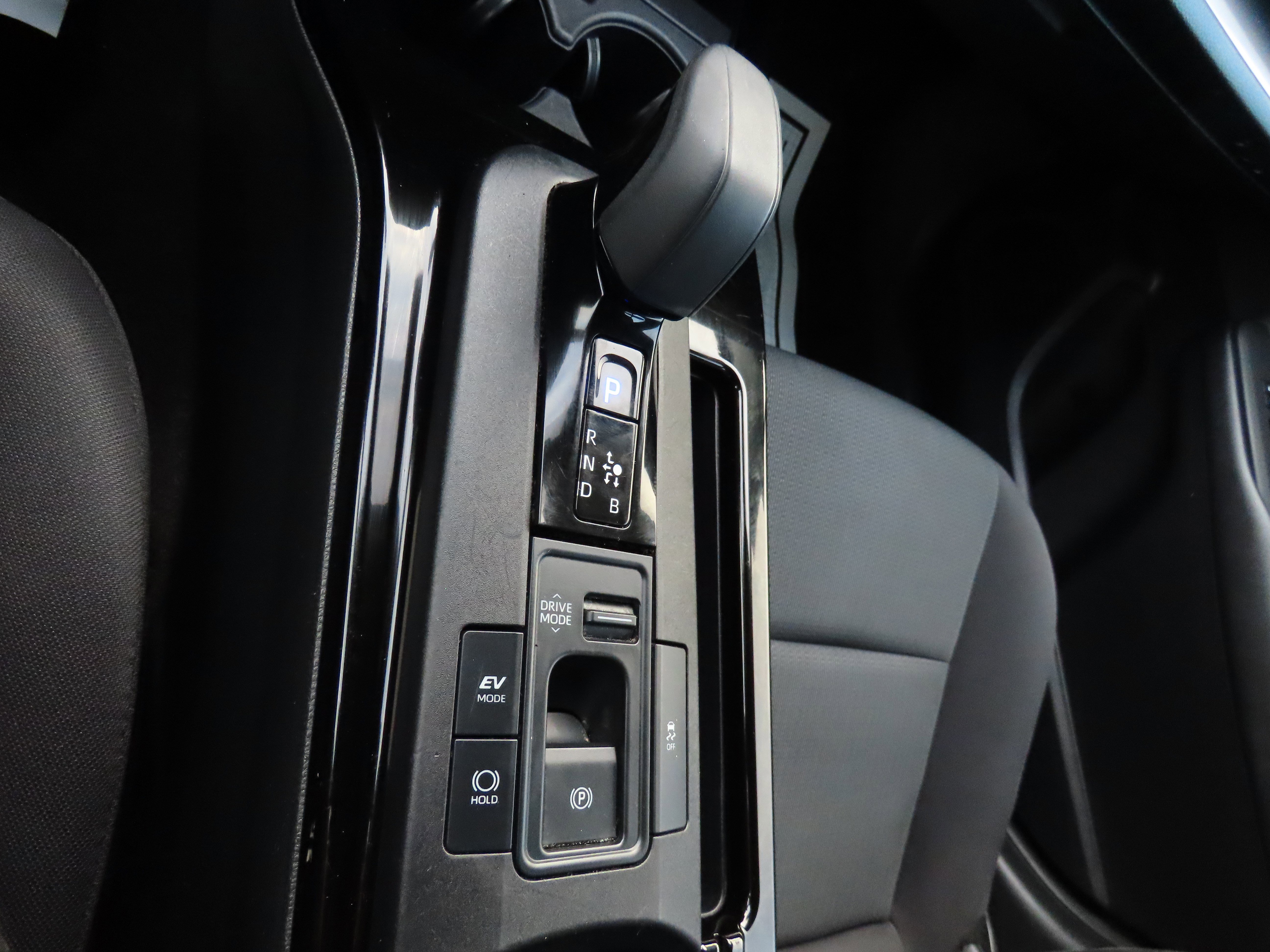 Used 2024 Toyota Prius LE image 26