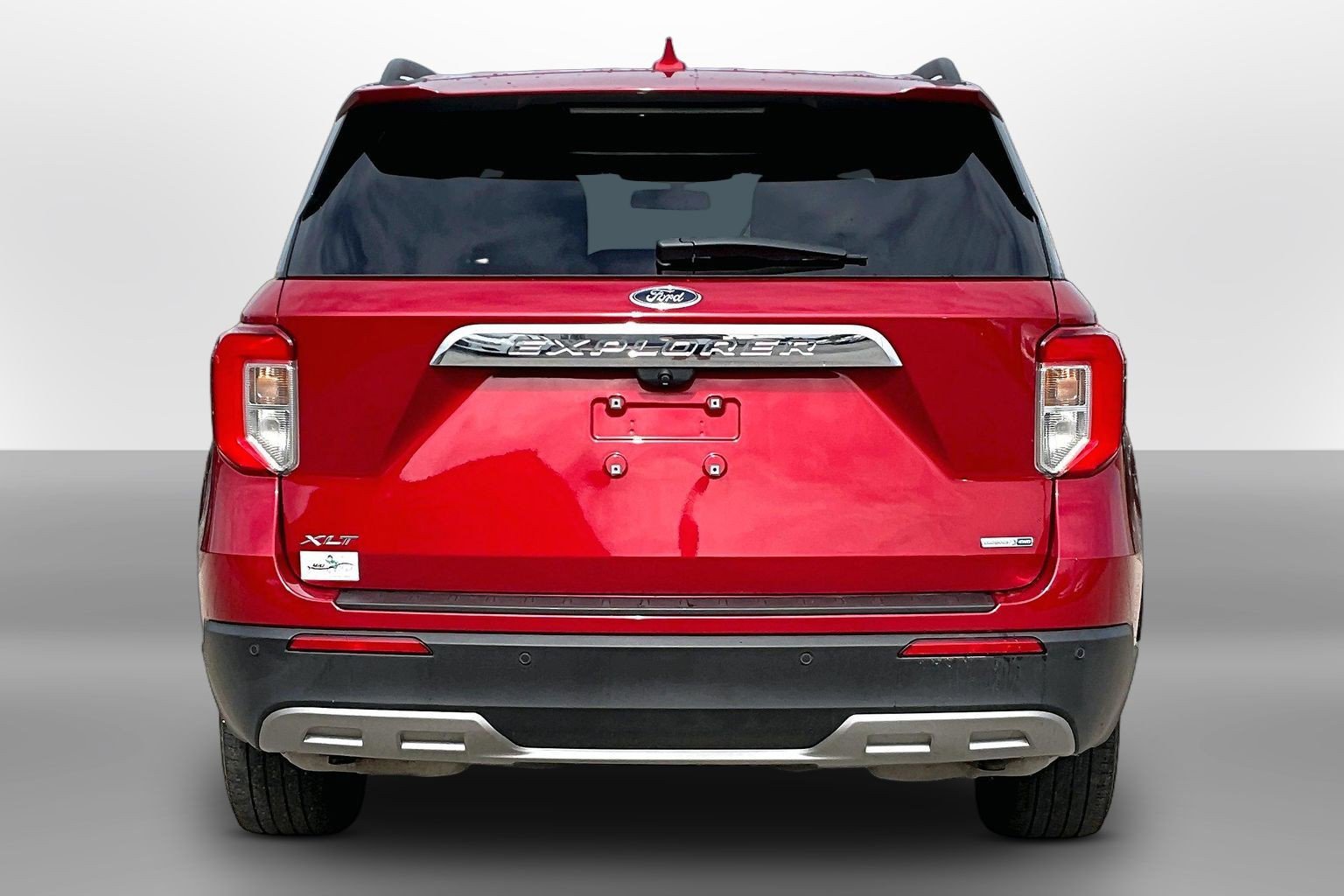 Used 2020 Ford Explorer XLT w/ Equipment Group 202A AWD/4WD image 4