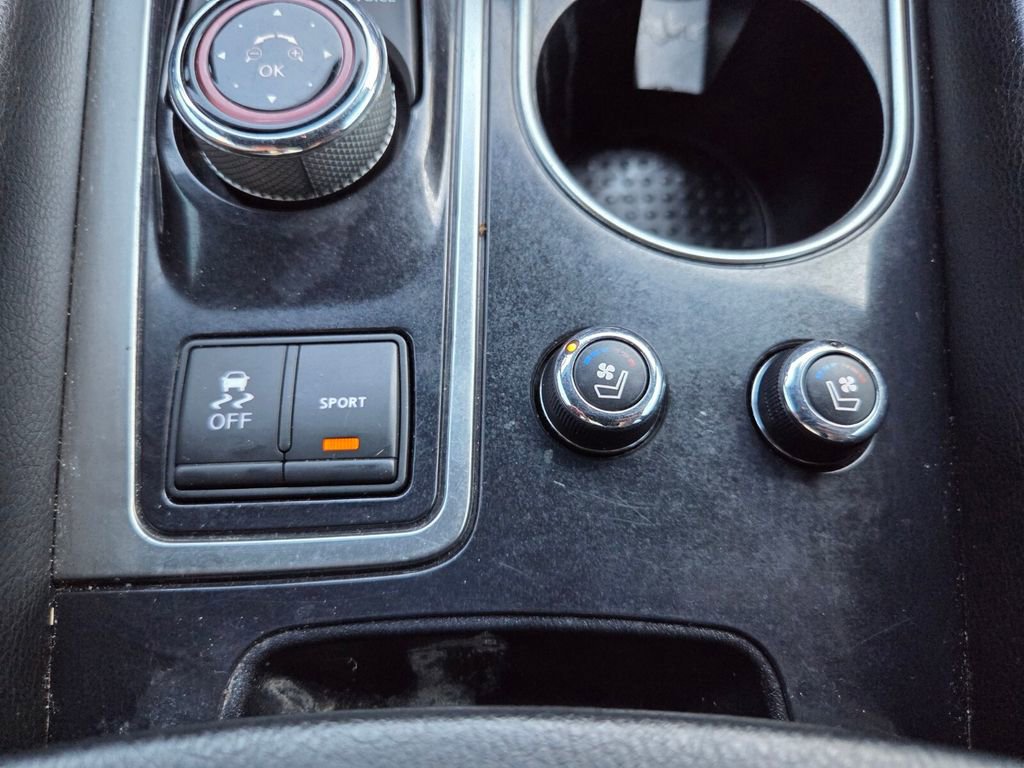 Used 2022 Nissan Maxima SR w/ Sport Mat Group image 31