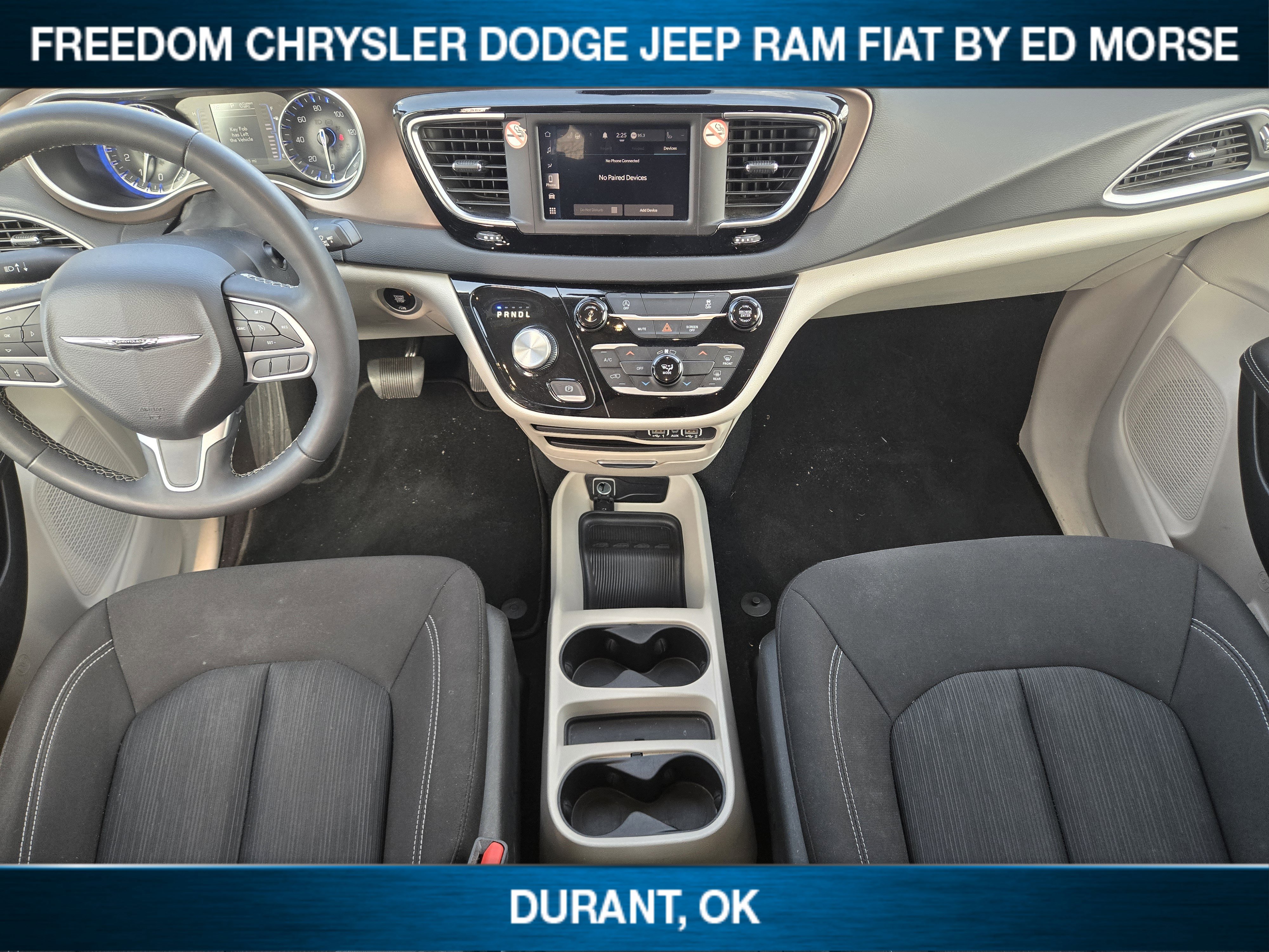 Used 2023 Chrysler Voyager LX image 20