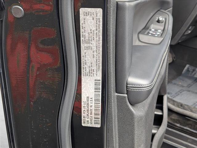 Certified 2025 Jeep Grand Cherokee L Limited w/ Black Appearance Package AWD/4WD image 23