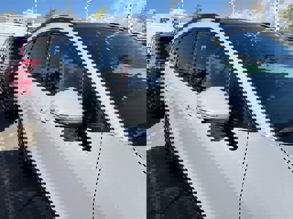 Used 2024 Kia Sportage SX image 4