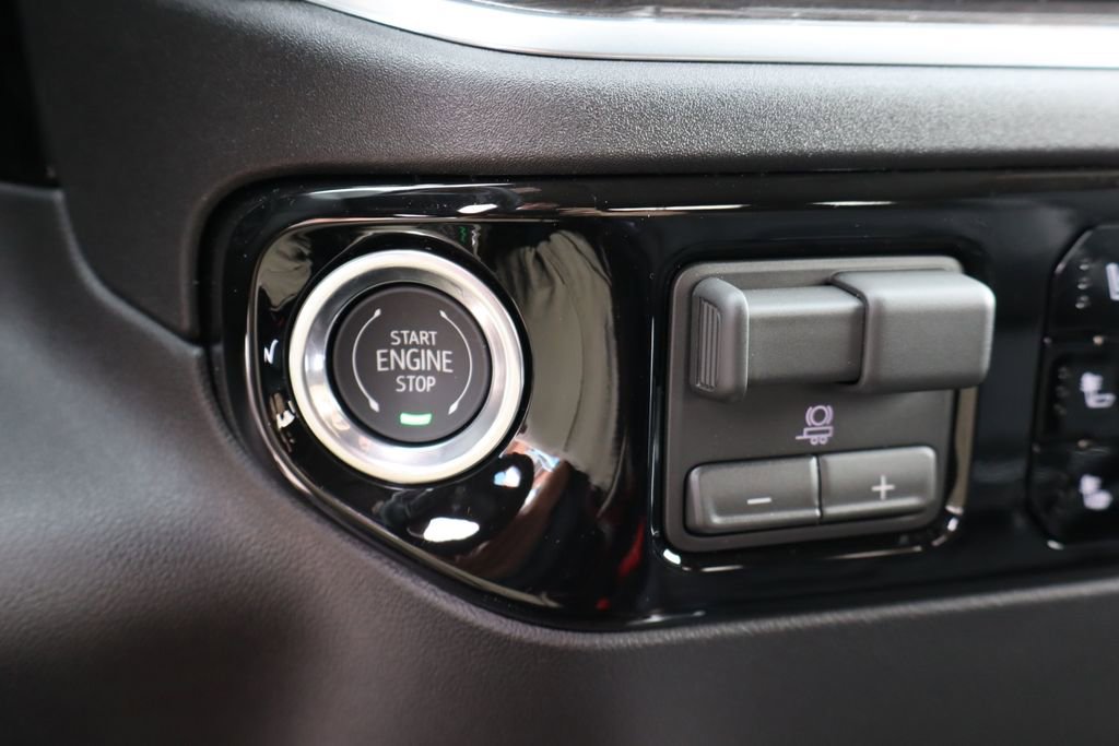 New 2026 Chevrolet Silverado 2500 LTZ w/ LTZ Convenience Package AWD/4WD image 22