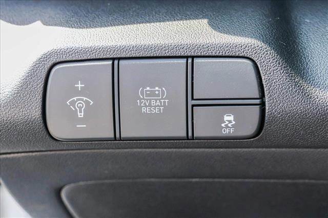 New 2025 Hyundai Elantra SEL image 13