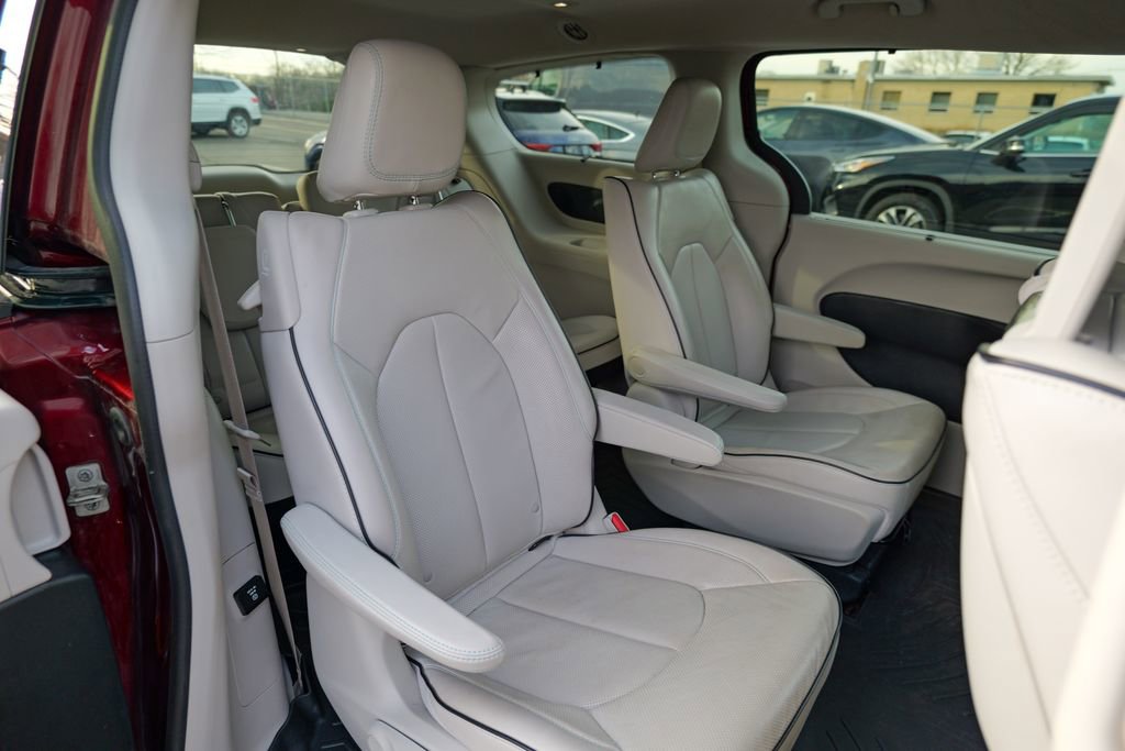 Used 2018 Chrysler Pacifica Limited w/ Advanced Safetytec Group image 34