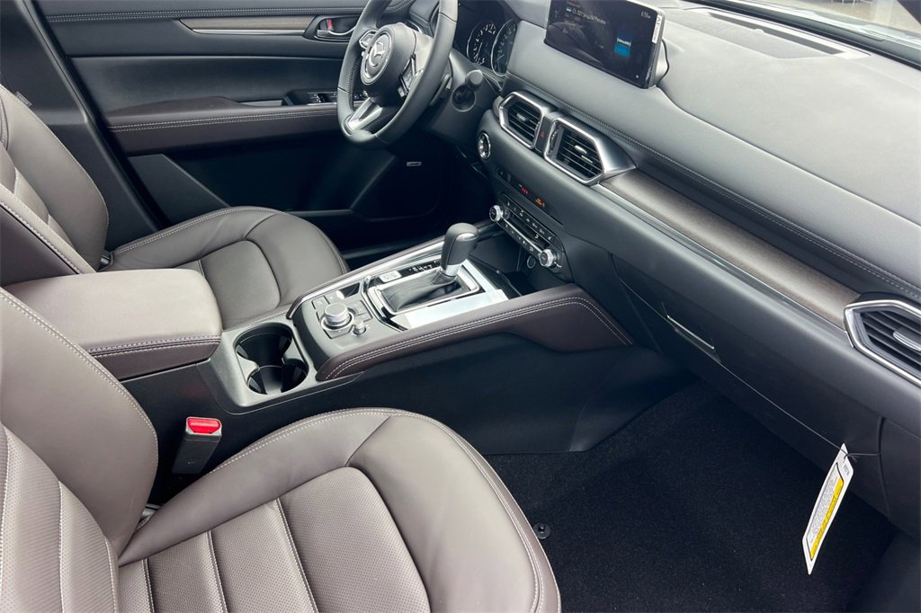 New 2025 MAZDA CX-5 Signature image 17