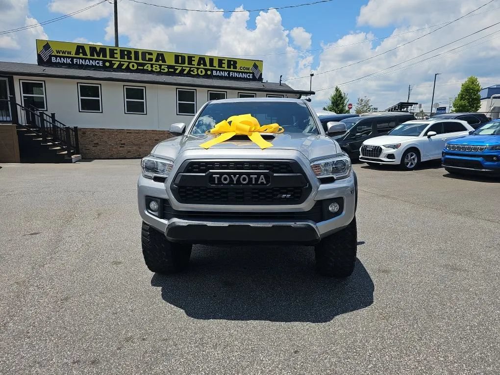 Used 2017 Toyota Tacoma TRD Off-Road w/ Tow Package RWD image 11