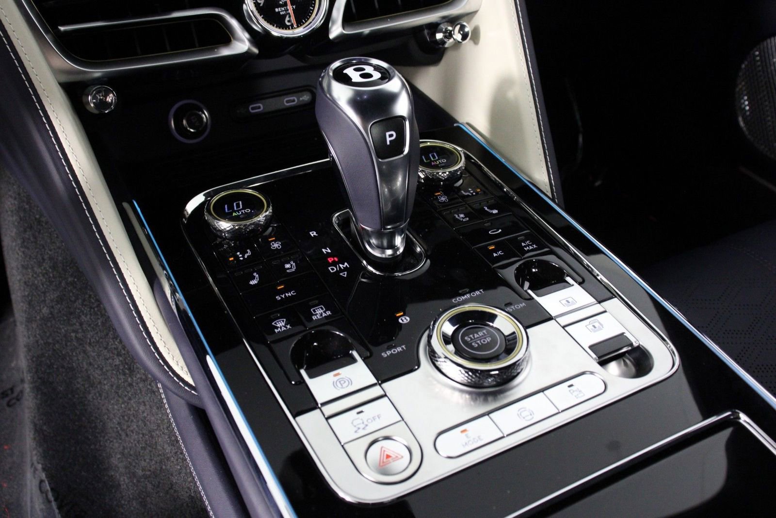New 2025 Bentley Flying Spur Plug-In Hybrid AWD/4WD image 13