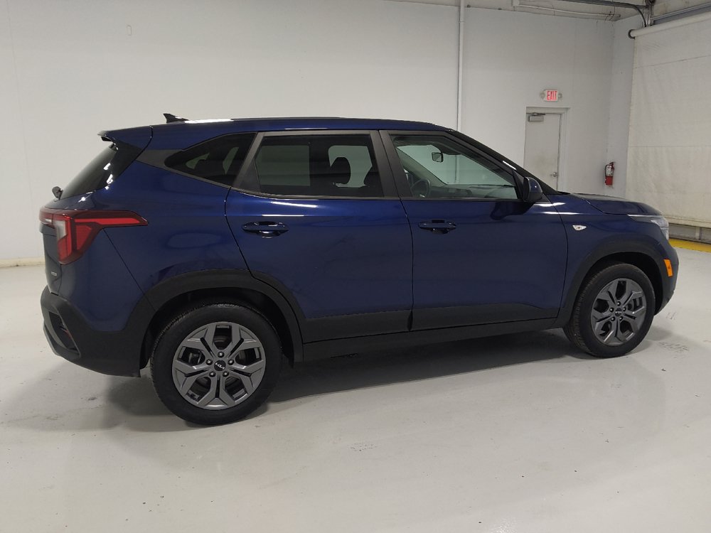 Used 2025 Kia Seltos LX AWD/4WD image 10