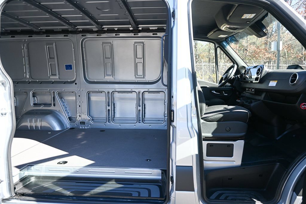 Used 2026 Mercedes-Benz Sprinter 2500 image 18