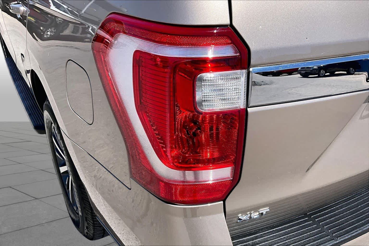 Used 2020 Ford Expedition XLT w/ Equipment Group 201A RWD image 27