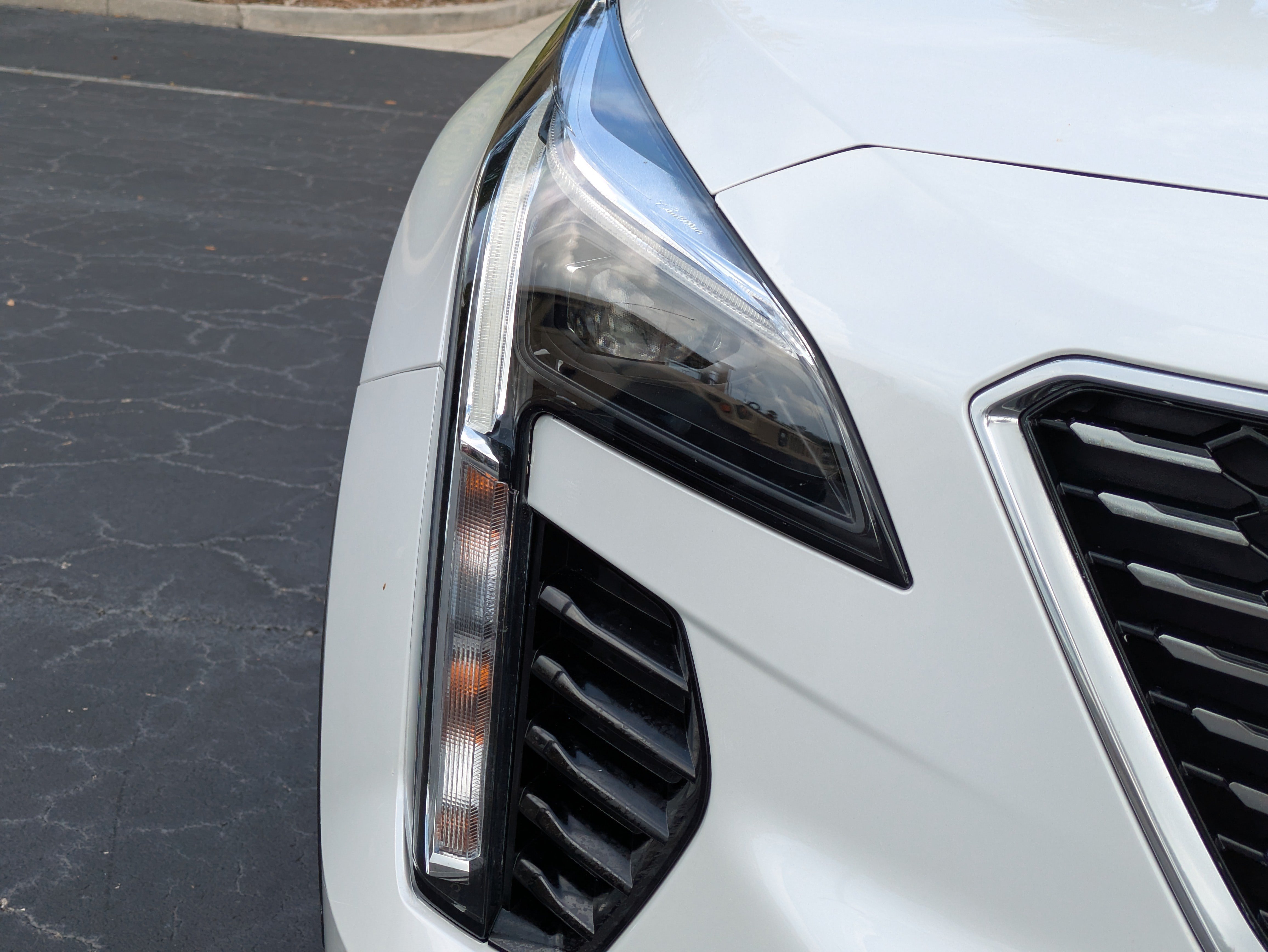 Used 2023 Cadillac XT4 Premium Luxury w/ LPO, Onyx Lite Package AWD/4WD image 9