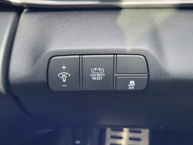 New 2025 Hyundai Elantra SEL FWD image 25