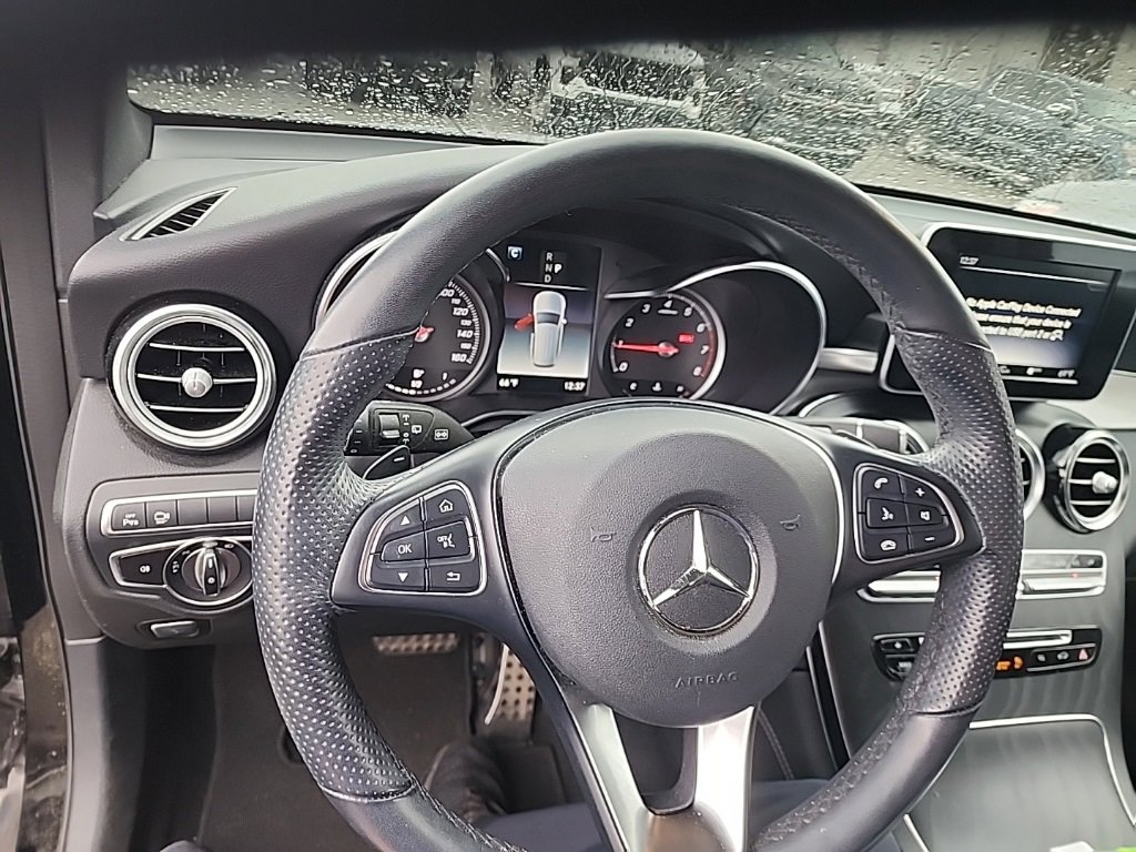 Used 2019 Mercedes-Benz GLC 300 4MATIC image 2