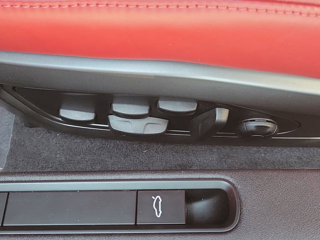 Certified 2022 Porsche 911 Targa 4S image 28