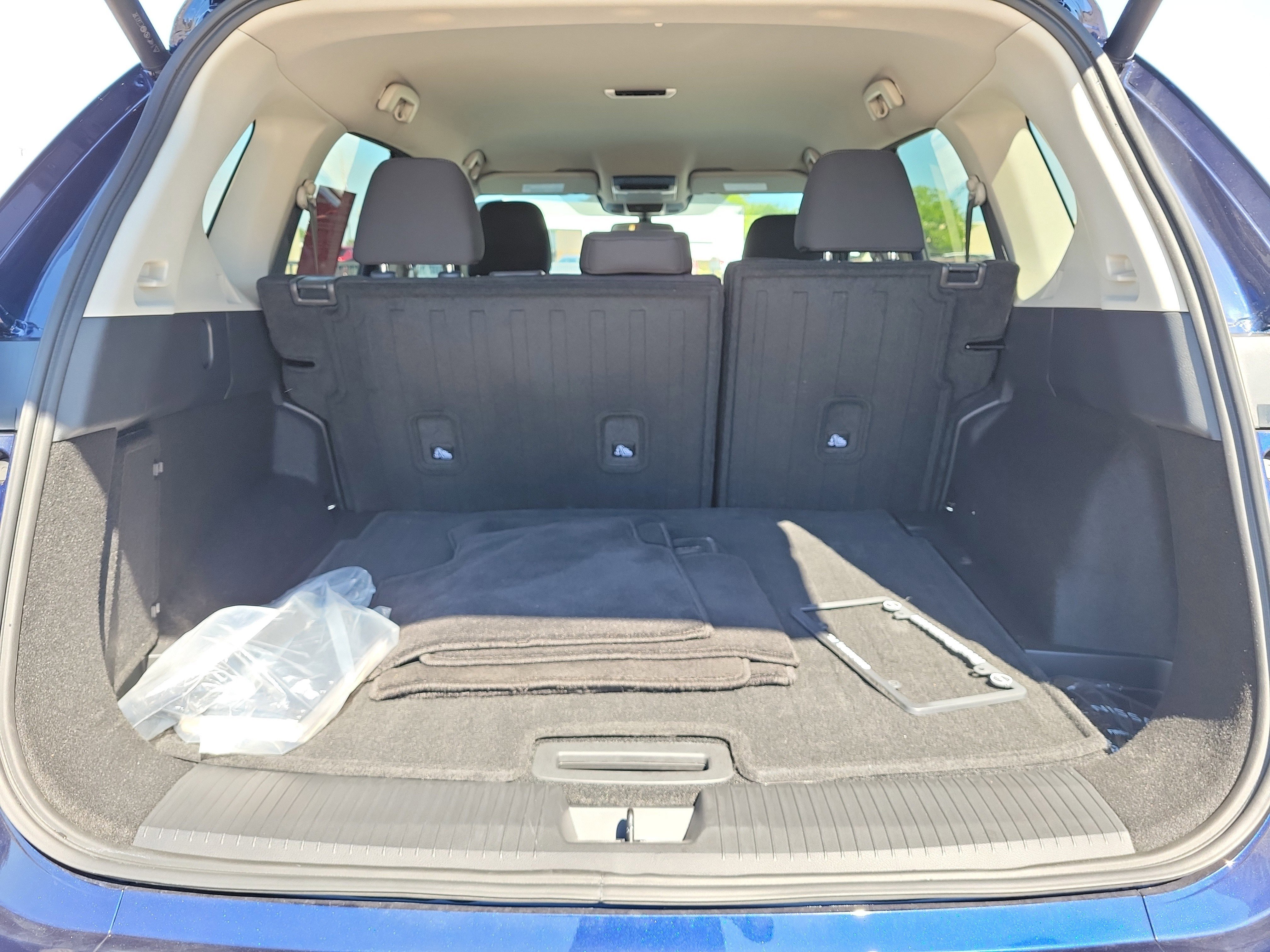 Certified 2024 Nissan Rogue SV image 9