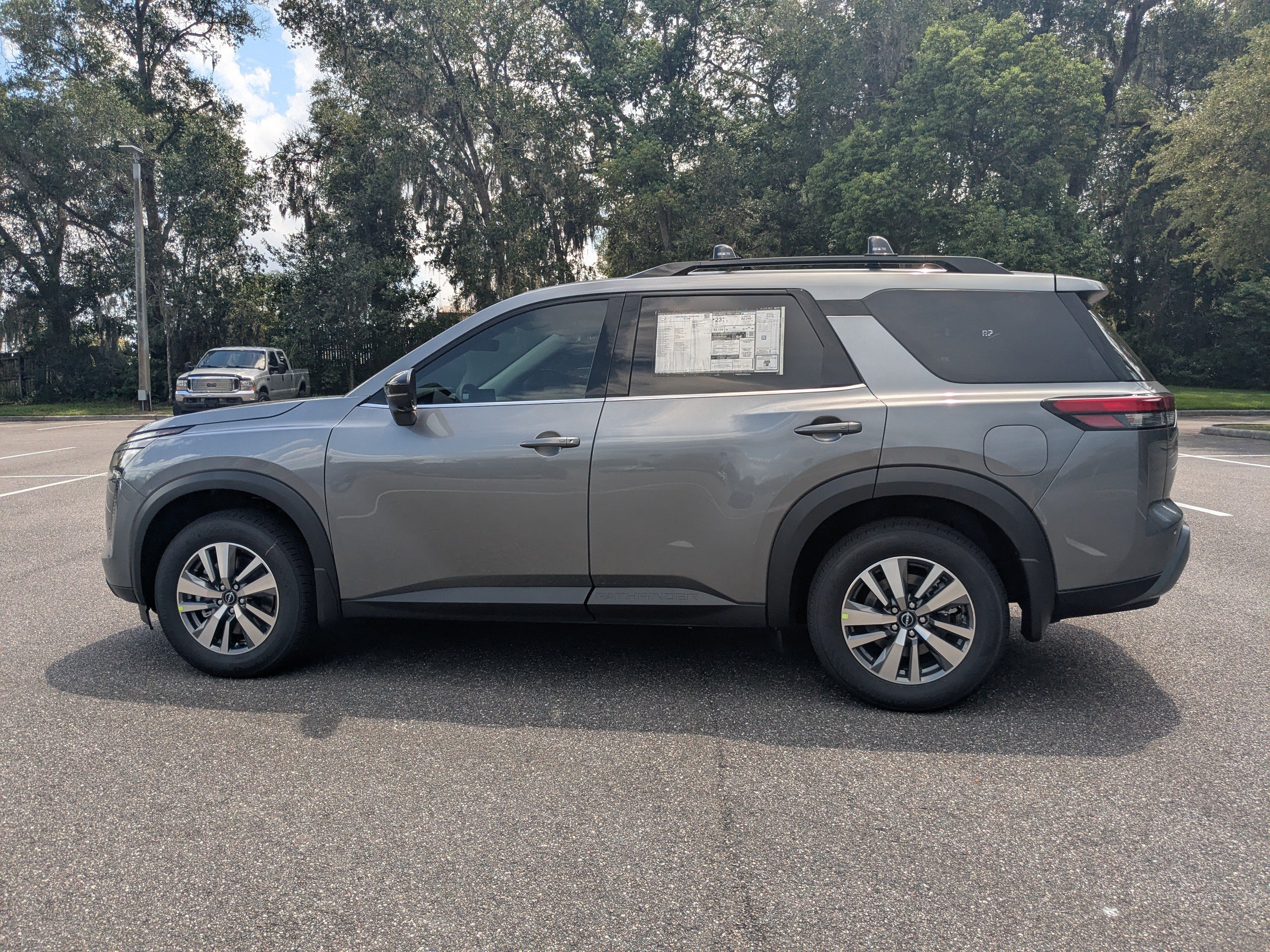 New 2026 Nissan Pathfinder SL FWD image 7