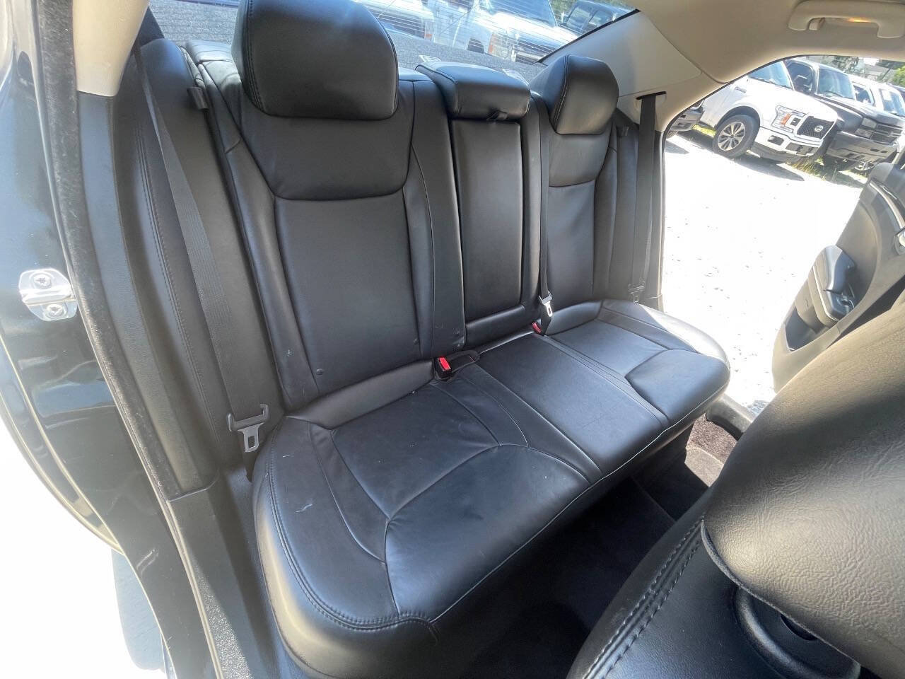 Used 2017 Chrysler 300 Limited RWD image 36