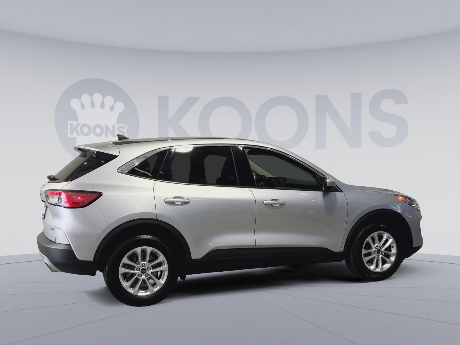 Used 2020 Ford Escape SE image 12