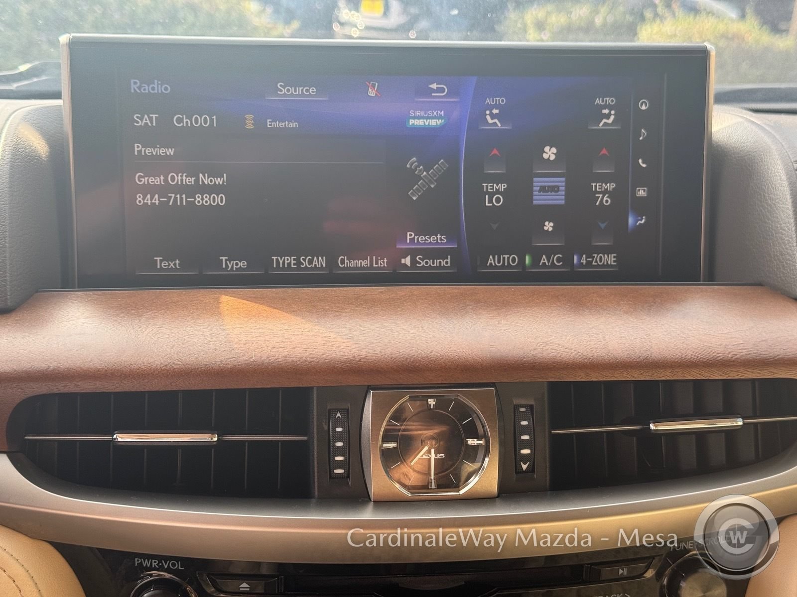 Used 2021 Lexus LX 570 4WD w/ Luxury Package image 23