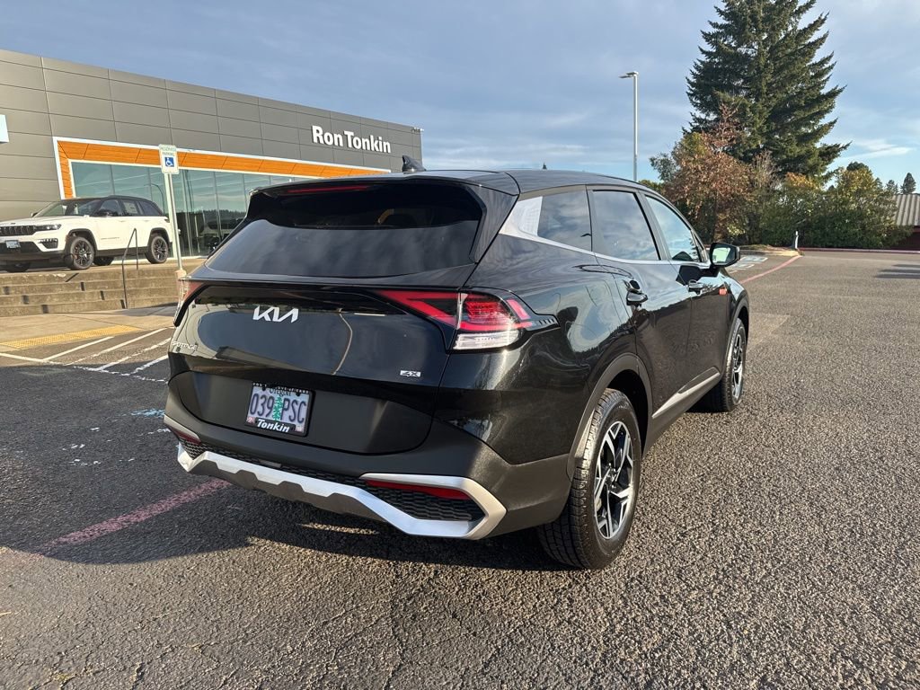 Used 2024 Kia Sportage LX image 7