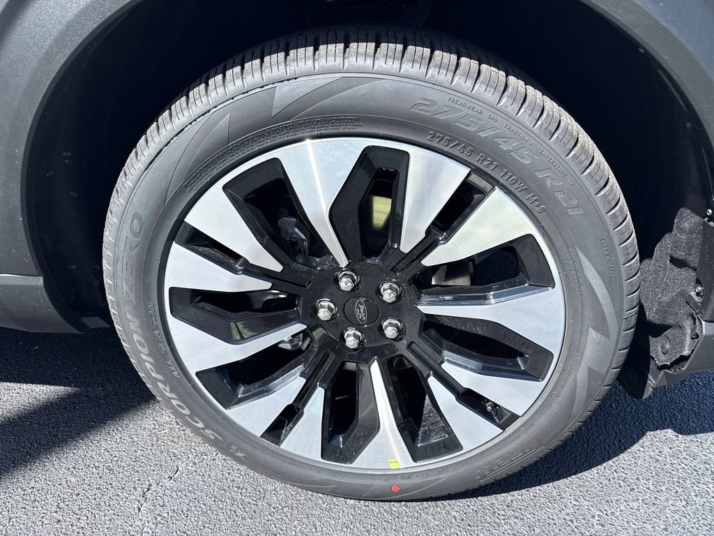 New 2026 Ford Explorer Platinum AWD/4WD image 12