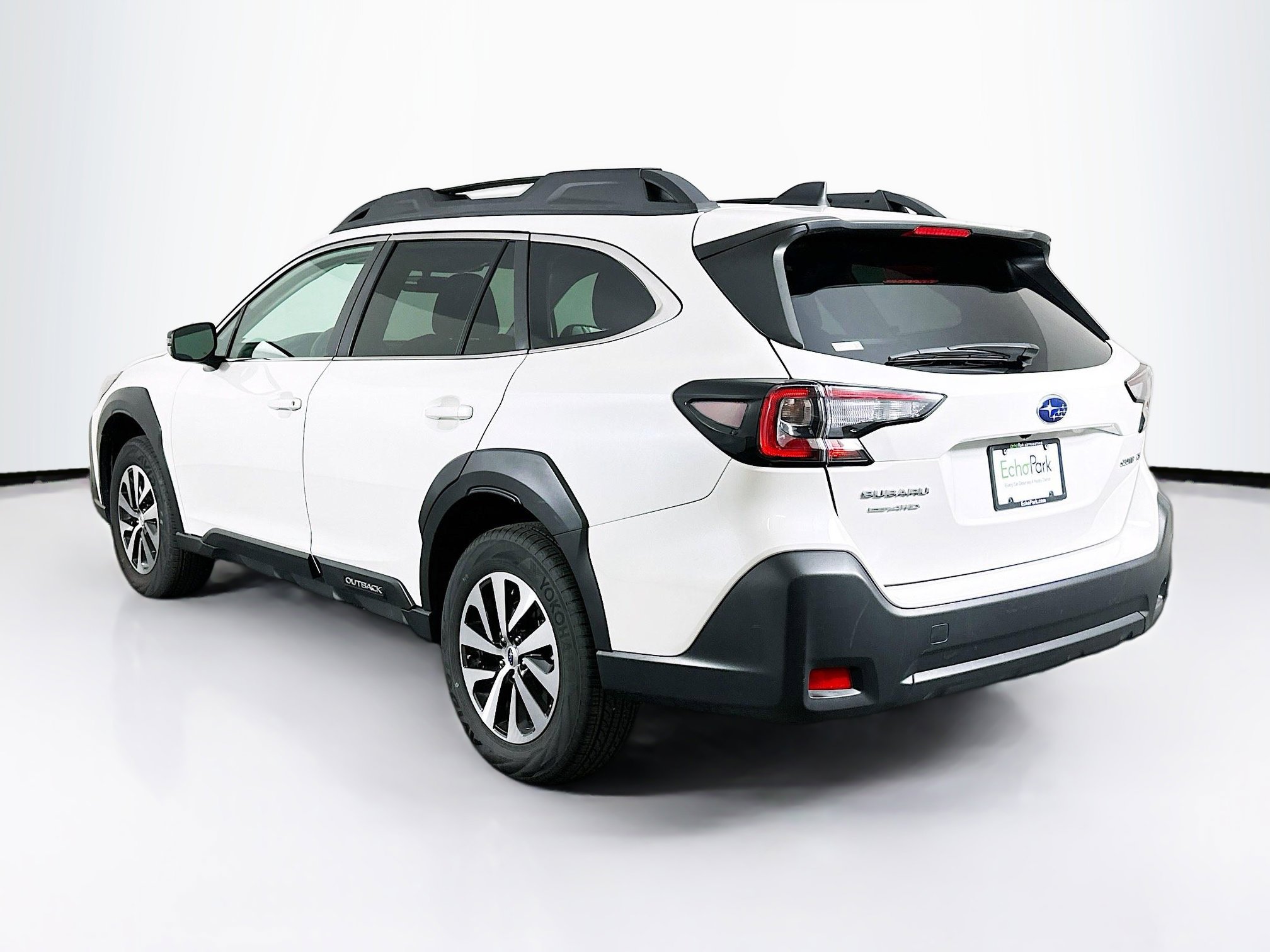 Used 2025 Subaru Outback Premium AWD/4WD image 5